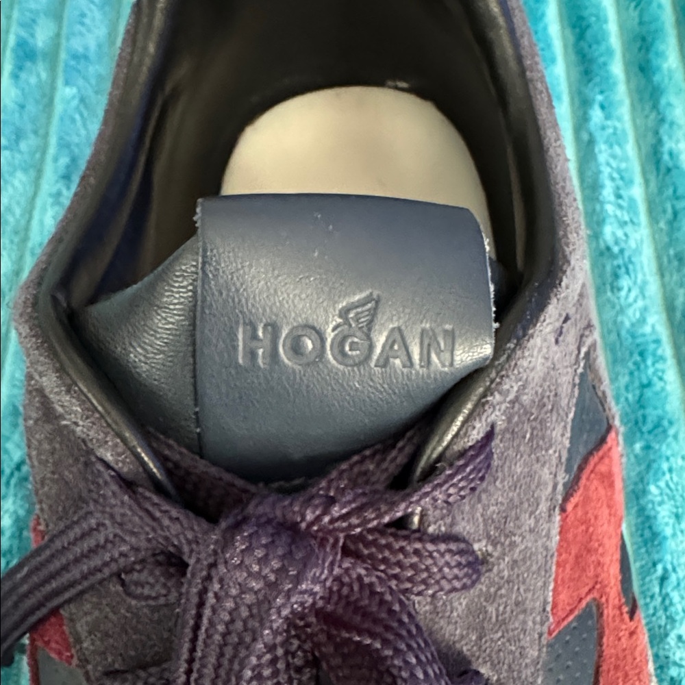 Hogan Men’s Stylish Navy and Burgundy Sneakers - Picture 10 of 10